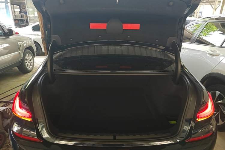 Used BMW 3 Series 2021 Facelifted 320Li M Sport Package Trunk
