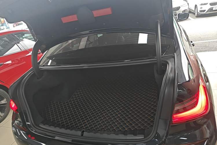 Used BMW 3 Series 2021 Restyled 325Li M Sport Package Trunk