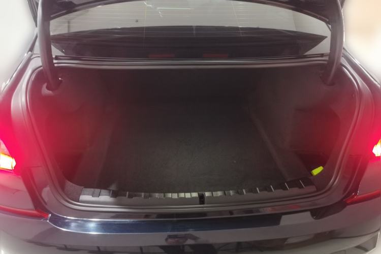 Used BMW 3 Series 2021 Second Facelift 325Li M Sport Night Edition Package Trunk
