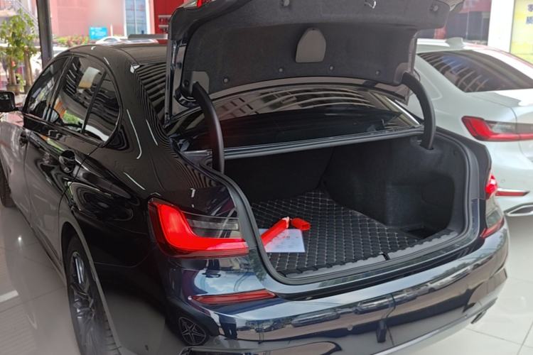 Used BMW 3 Series 2021 325Li M Sport Shadowline Package Trunk