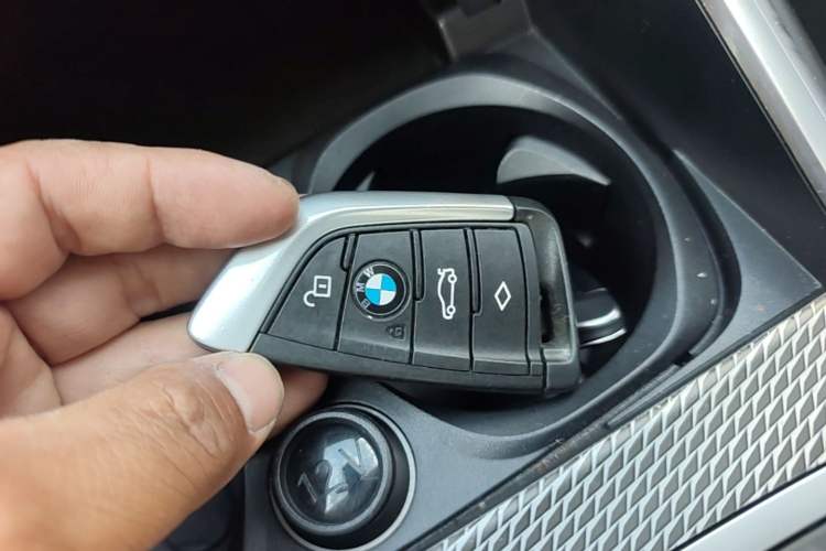 Used BMW 3 Series 2021 Second Facelift 325Li M Sport Night Edition Package Vehicle Key