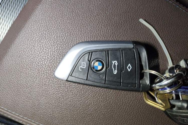 Used BMW 3 Series 2021 325Li M Sport Shadowline Package Vehicle Key