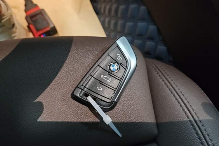 Used BMW 3 Series 2021 Second Facelift 325Li M Sport Package Vehicle Key