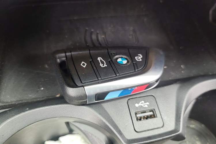 Used BMW 3 Series 2021 Second Facelift 325Li M Sport Night Edition Package Vehicle Key