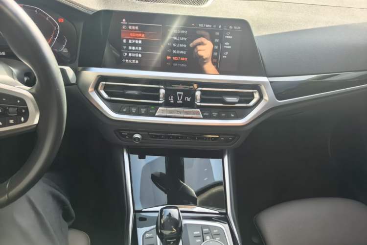 Used BMW 3 Series 2021 320Li M Sport Package Audio And AC Panel