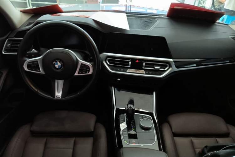 Used BMW 3 Series 2021 Second Facelift 320Li M Sport Package Center Console