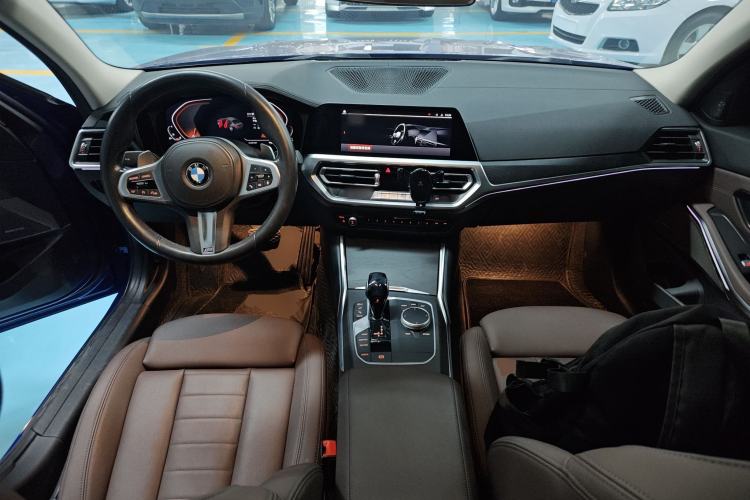 Used BMW 3 Series 2021 Second Facelift 325i M Sport Night Edition Package Center Console