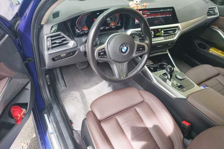 Used BMW 3 Series 2021 Second Facelift 330i M Sport Night Edition Package Center Console