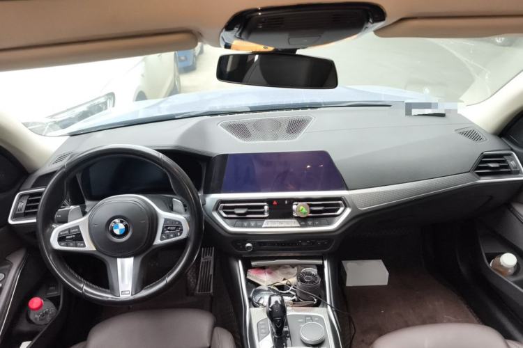 Used BMW 3 Series 2021 325Li M Sport Shadowline Package Center Console
