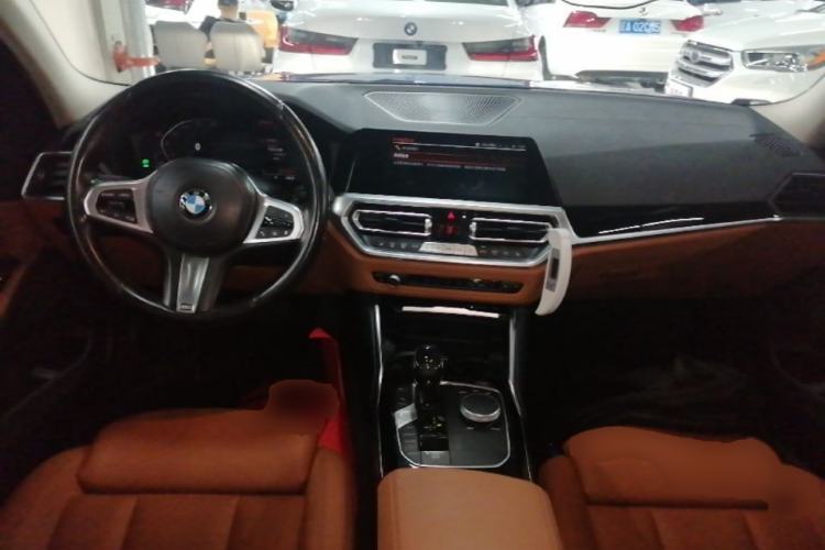Used BMW 3 Series 2021 Facelifted 320Li M Sport Package Center Console