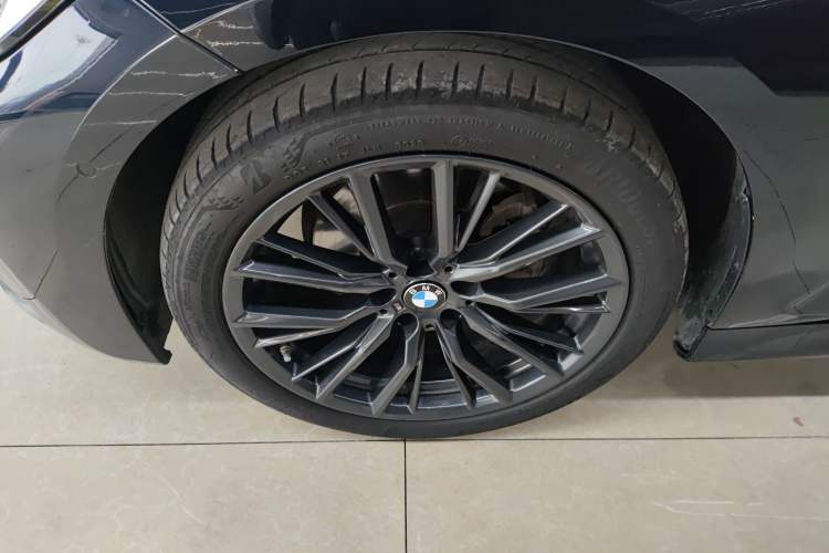 Used BMW 3 Series 2021 Second Facelift 325Li M Sport Night Edition Package Exterior 1