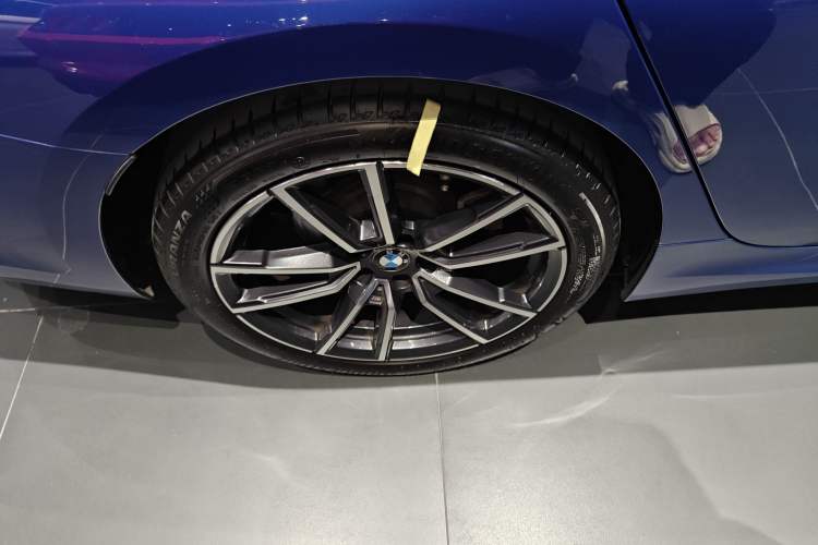 Used BMW 3 Series 2021 Restyled 325Li M Sport Package Exterior 8