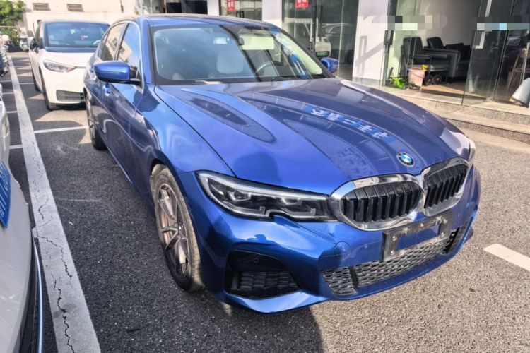 Used BMW 3 Series 2021 320Li M Sport Package Front Right 45 Deg