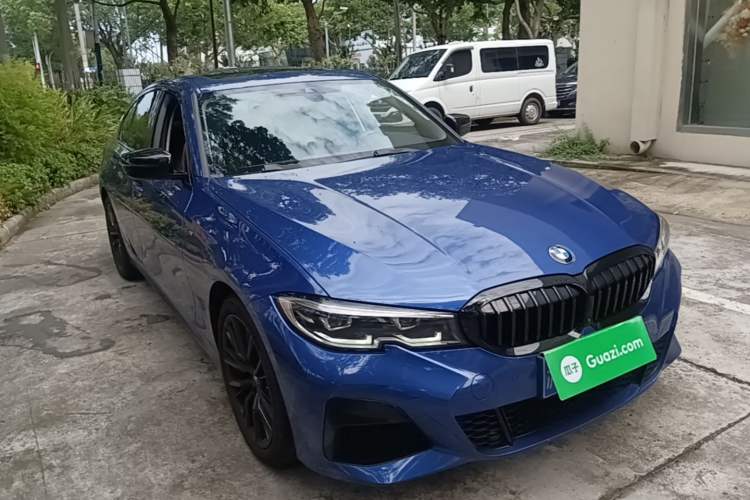 Used BMW 3 Series 2021 Second Facelift 325i M Sport Night Edition Package Front Right 45 Deg