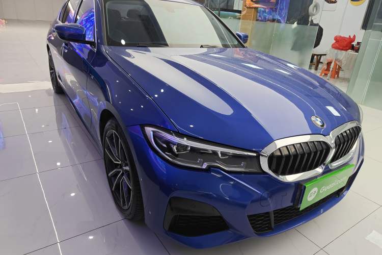 Used BMW 3 Series 2021 320Li M Sport Package Front Right 45 Deg