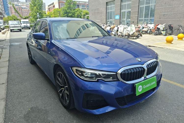 Used BMW 3 Series 2021 320Li M Sport Package Front Right 45 Deg