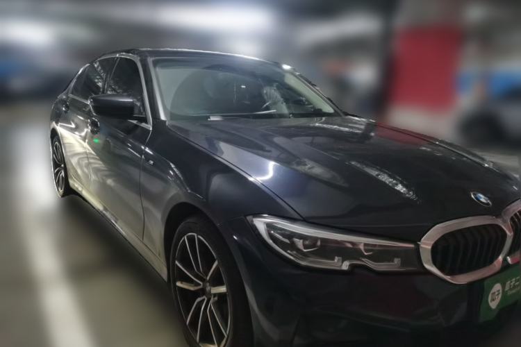 Used BMW 3 Series 2021 320Li M Sport Package Front Right 45 Deg