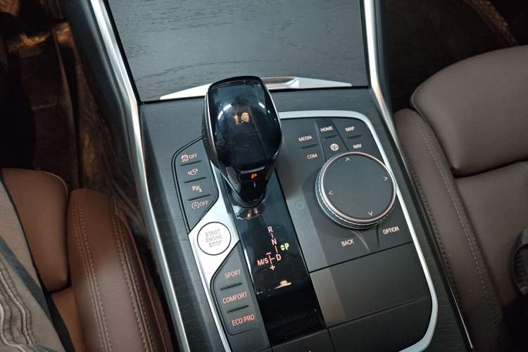 Used BMW 3 Series 2021 Second Facelift 325i M Sport Night Edition Package Gear Lever