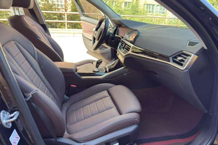 Used BMW 3 Series 2021 Second Facelift 320Li M Sport Package Interior 5
