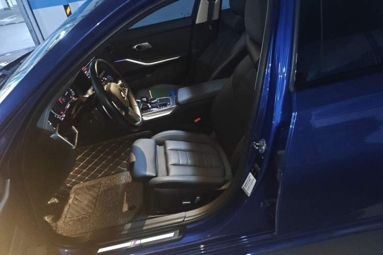 Used BMW 3 Series 2021 325i M Sport Night Edition package Left Front Seat
