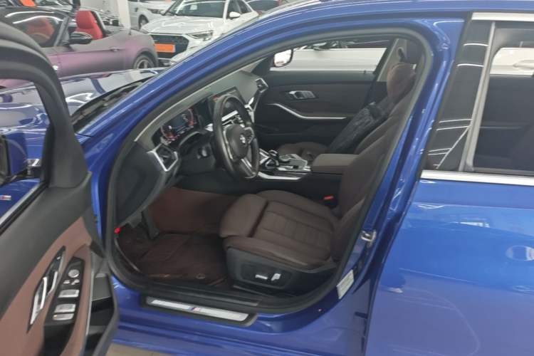 Used BMW 3 Series 2021 Second Facelift 325Li M Sport Package Left Front Seat
