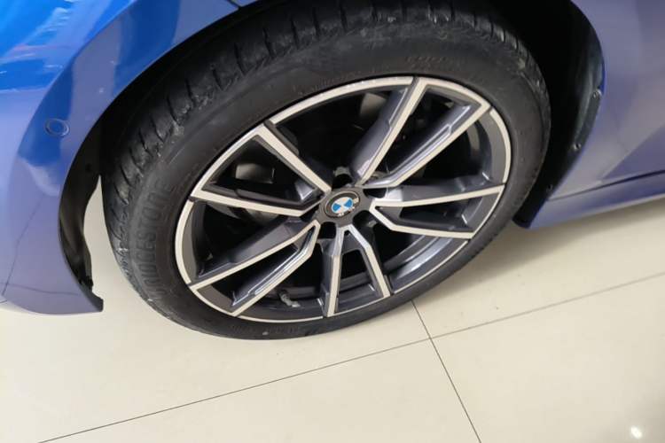 Used BMW 3 Series 2021 Second Facelift 325Li M Sport Package Left Front Wheel Hub