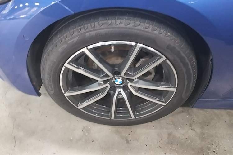 Used BMW 3 Series 2021 Second Facelift 325Li M Sport Package Left Front Wheel Hub