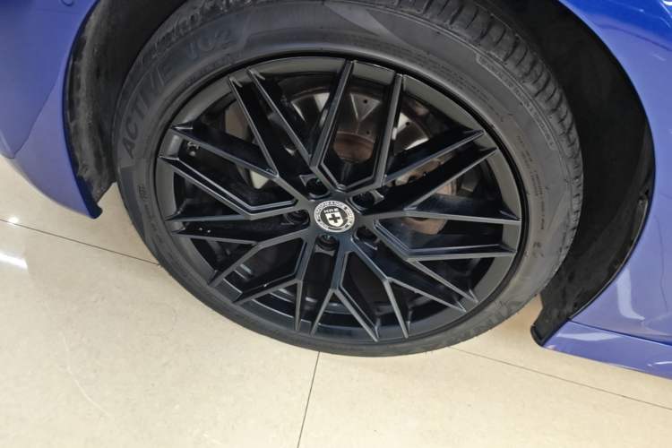 Used BMW 3 Series 2021 325i M Sport Package Left Front Wheel Hub