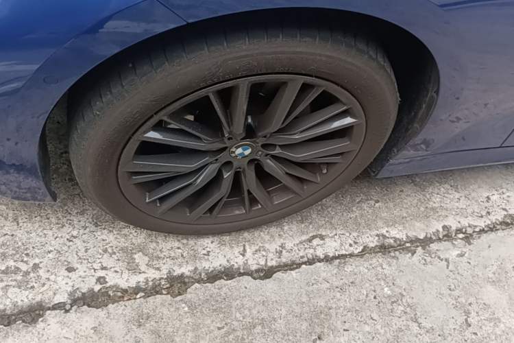 Used BMW 3 Series 2021 Second Facelift 325i M Sport Night Edition Package Left Front Wheel Hub
