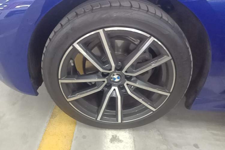 Used BMW 3 Series 2021 Restyled 325Li M Sport Package Left Front Wheel Hub