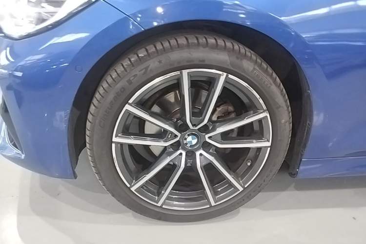 Used BMW 3 Series 2021 Restyled 325Li M Sport Package Left Front Wheel Hub