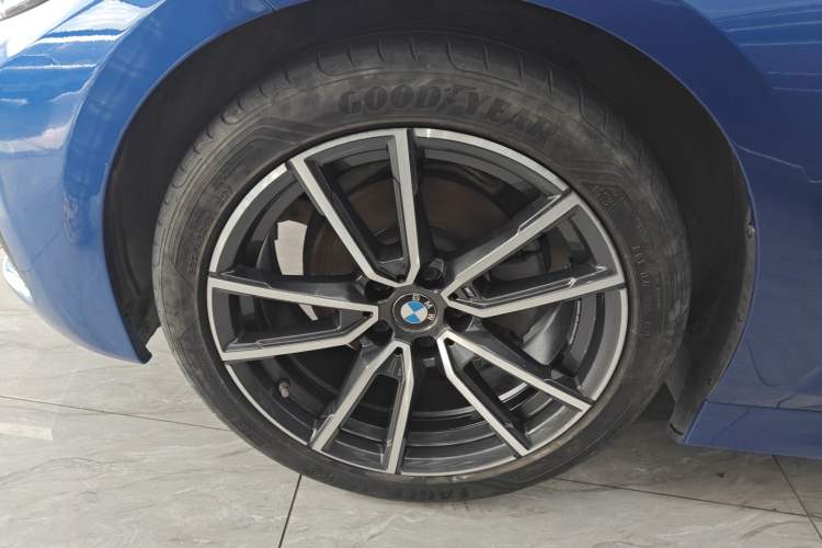 Used BMW 3 Series 2021 320Li M Sport Package Left Front Wheel Hub