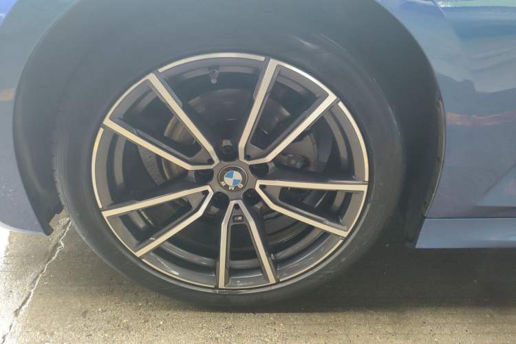 Used BMW 3 Series 2021 320Li M Sport Package Left Front Wheel Hub