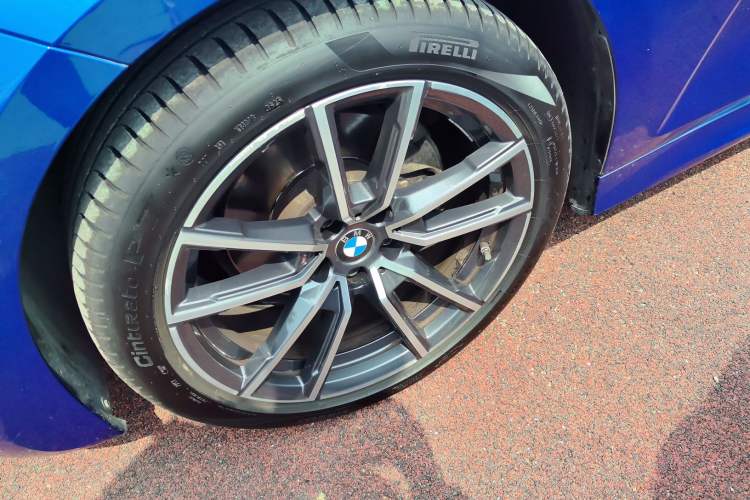 Used BMW 3 Series 2021 Second Facelift 325Li M Sport Package Left Front Wheel Hub