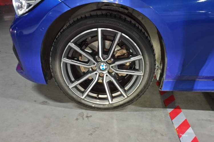 Used BMW 3 Series 2021 325Li M Sport Package Left Front Wheel Hub