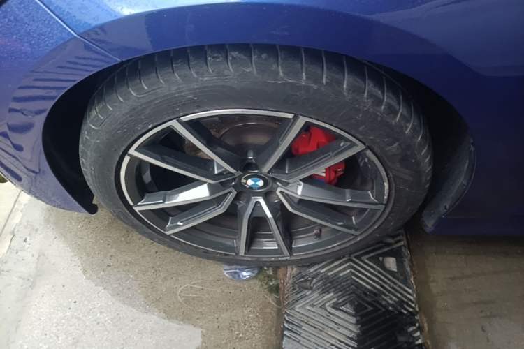 Used BMW 3 Series 2021 325Li M Sport Package Left Front Wheel Hub