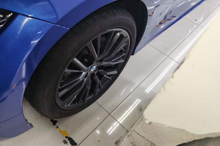 Used BMW 3 Series 2021 Restyled 325i M Sport Night Edition Package Left Front Wheel Hub