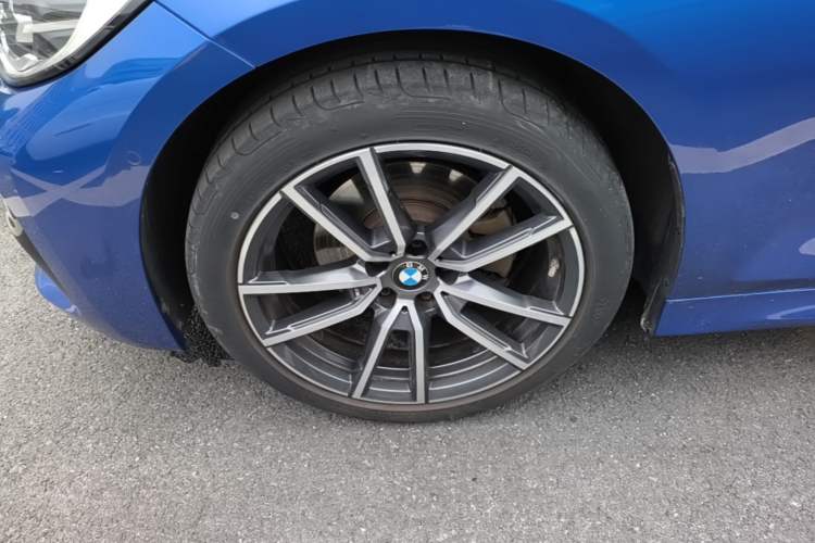 Used BMW 3 Series 2021 Restyled 325Li M Sport Package Left Front Wheel Hub
