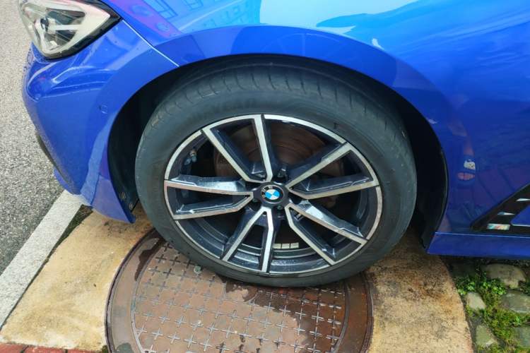 Used BMW 3 Series 2021 Second Facelift 325Li M Sport Package Left Front Wheel Hub