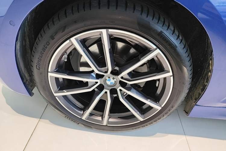 Used BMW 3 Series 2021 325Li M Sport Package Left Front Wheel Hub