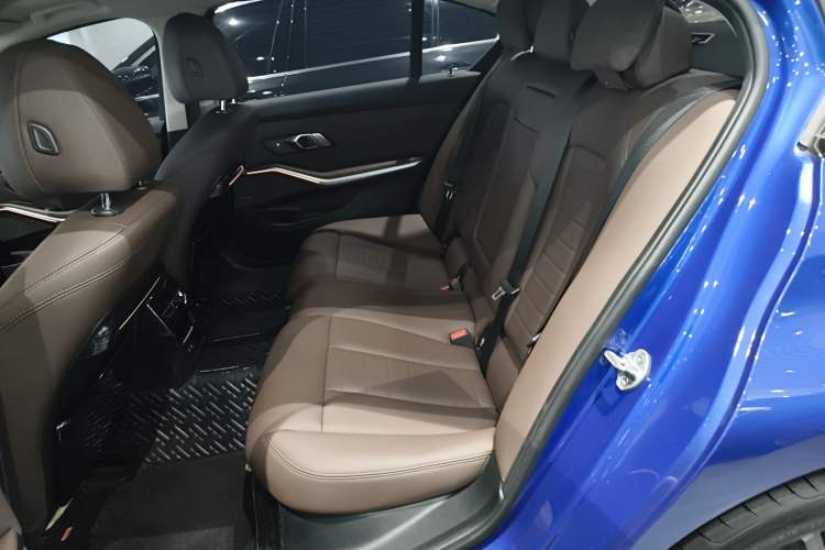 Used BMW 3 Series 2021 325Li M Sport Shadowline Package Left Rear Seat
