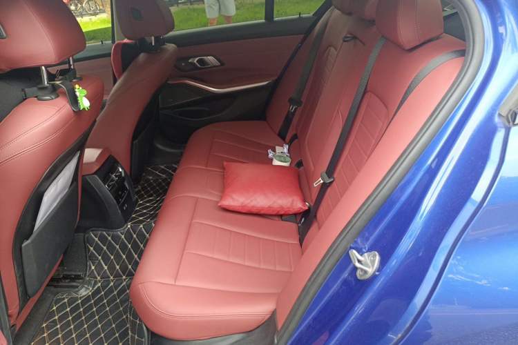 Used BMW 3 Series 2021 Restyled 325i M Sport Night Edition Package Left Rear Seat
