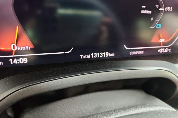 Used BMW 3 Series 2021 320Li M Sport Package Odometer Close Up