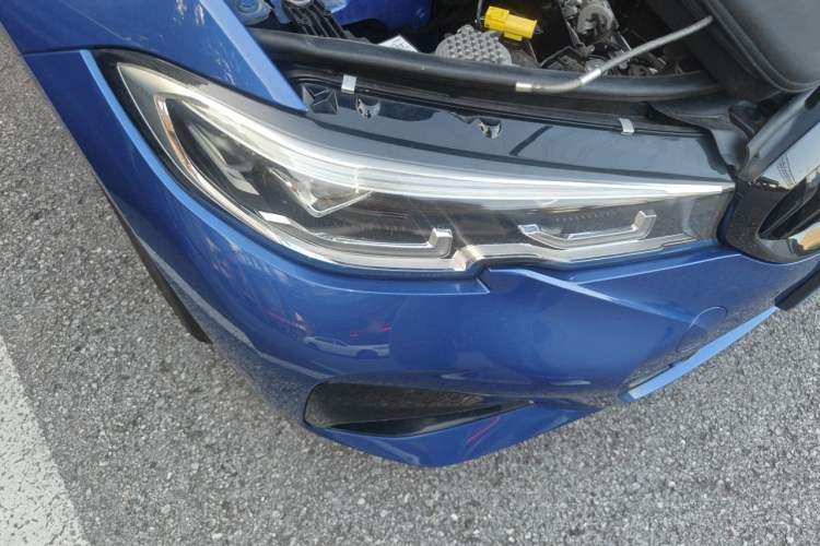 Used BMW 3 Series 2021 Second Facelift 325Li M Sport Night Edition Package Right Front Headlight