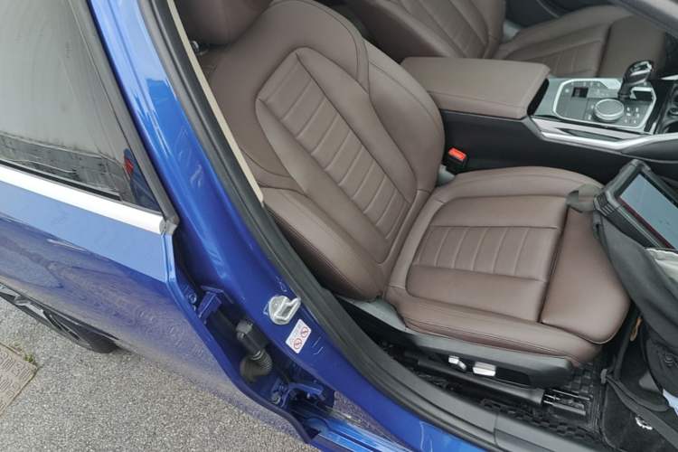 Used BMW 3 Series 2021 320Li M Sport Package Right Front Seat