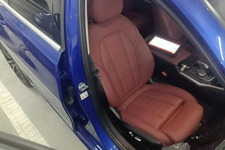 Used BMW 3 Series 2021 Restyled 325Li M Sport Package Right Front Seat
