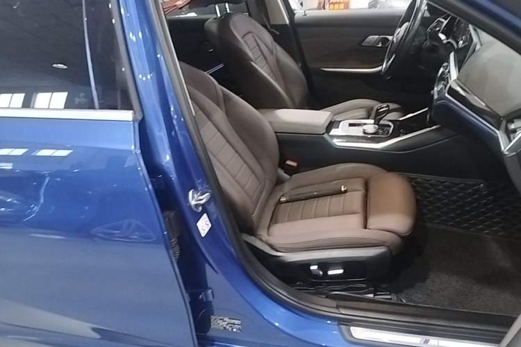 Used BMW 3 Series 2021 Restyled 325Li M Sport Package Right Front Seat