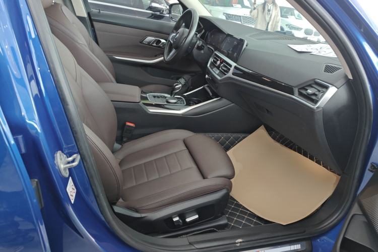 Used BMW 3 Series 2021 320Li M Sport Package Right Front Seat