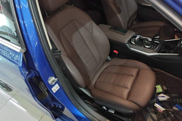 Used BMW 3 Series 2021 325i M Sport Package Right Front Seat