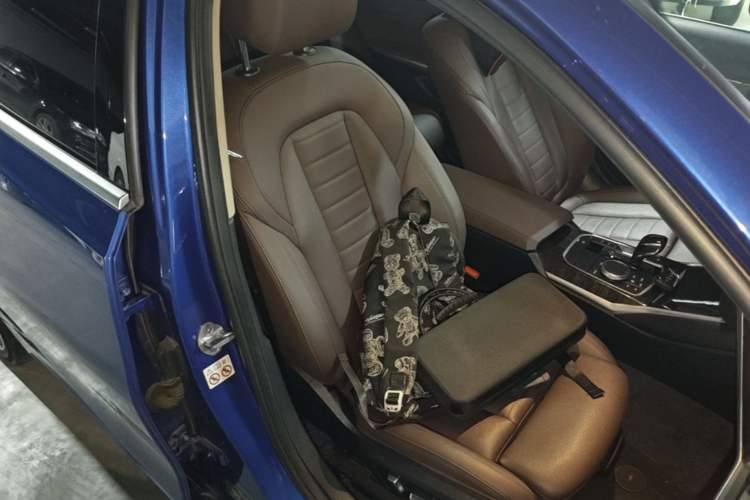 Used BMW 3 Series 2021 325Li M Sport Package Right Front Seat